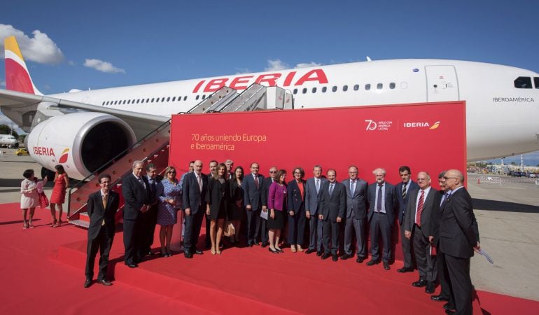 La Secretaría General Iberoamericana y la aerolínea Iberia bautizan un Airbus A330 200 como Iberoamérica en conmemoración del 25 aniversario de las Cumbres Iberoamericanas y el 70 de los vuelos de la compañía a América, el pasado 29 de septiembre.