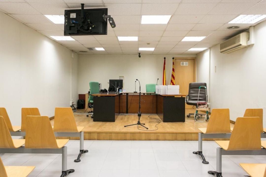 Sala de vistes equipada amb aparells de videoconferència