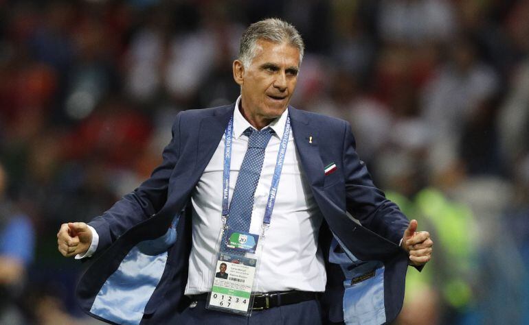 Carlos Queiroz se lamenta durante el partido ante Irán 