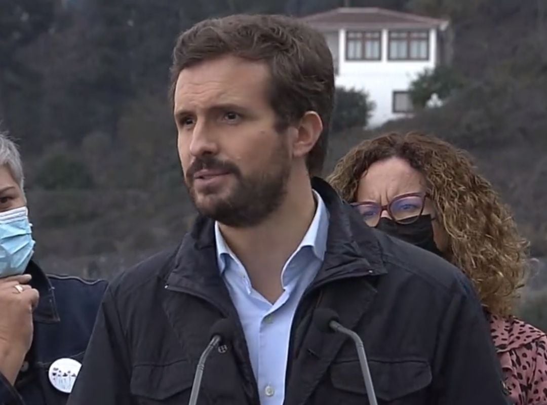 Casado defiende la elección de Arnaldo en su visita a La Palma.