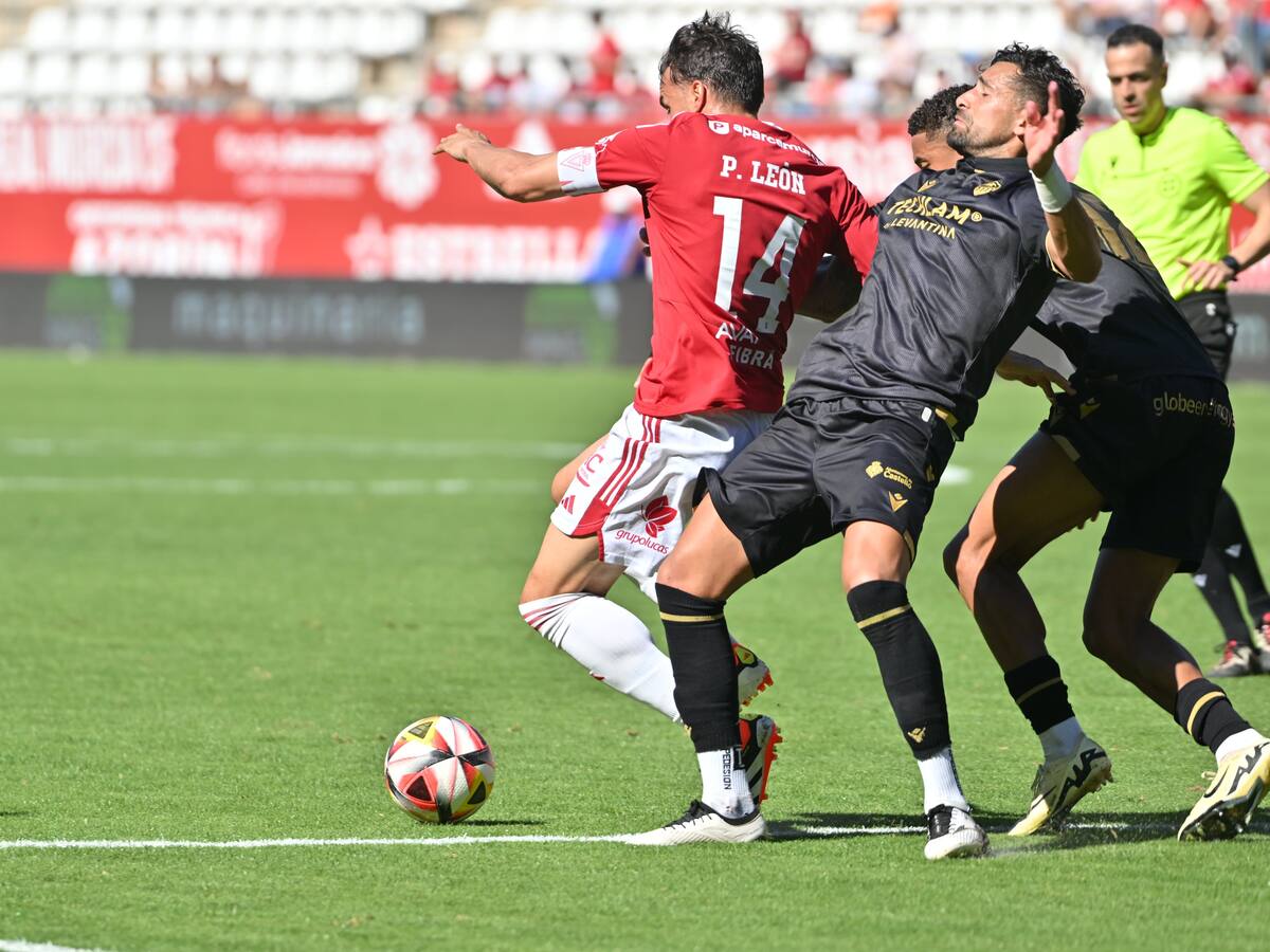 El Castellón devuelve a la realidad al Real Murcia (2-3)