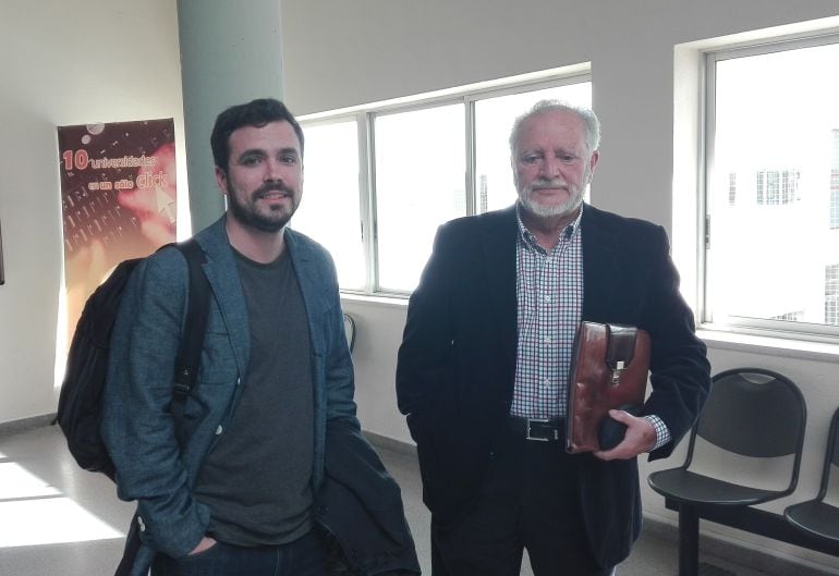 Alberto Garzón y Julio Anguita en un acto de Frente Cívico &quot;Somos Mayoría&quot; en Córdoba 