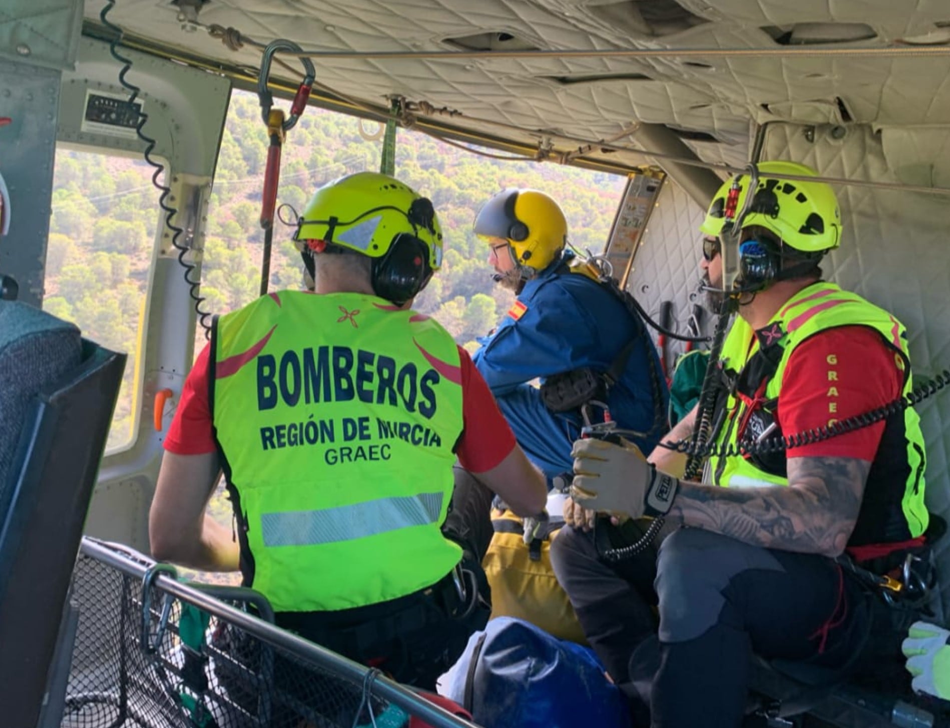 Rescatan en helicóptero a un trabajador en una zona de montaña de Sierra Espuña