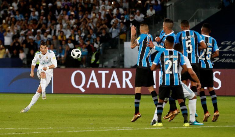 Cristiano Ronaldo lanza una falta, que sería el aviso del posterior gol