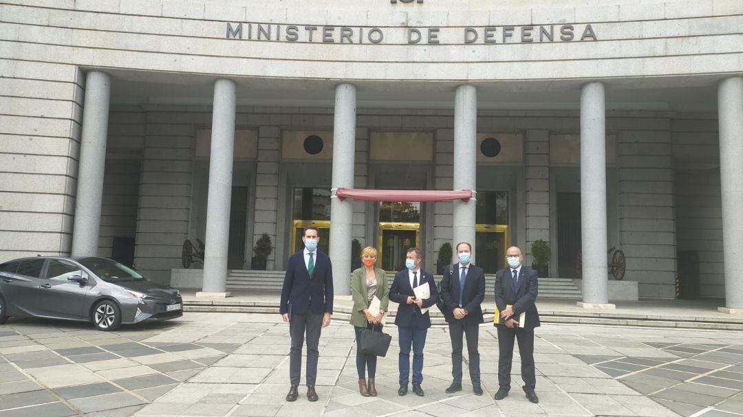 Desde el Ayuntamiento de Jaén se está realizando un esfuerzo por presionar al gobierno de España para que se decida finalmente por Jaén para una de sus bases militares