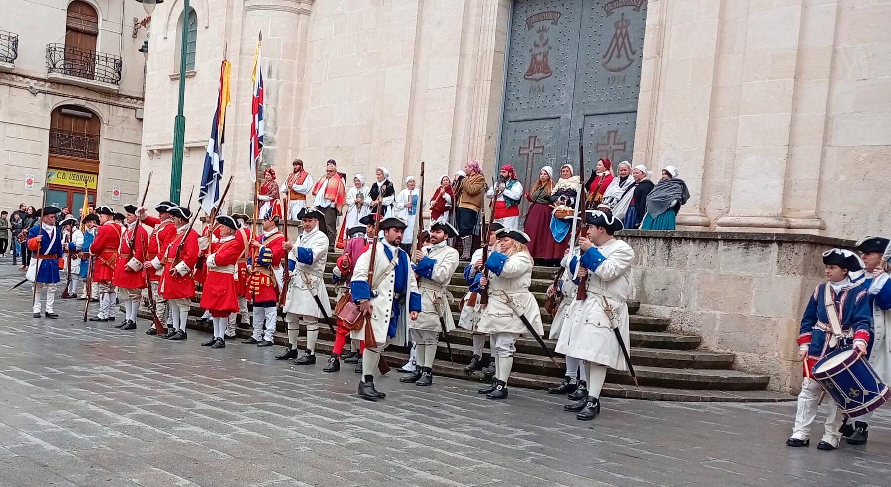Els participants al seu pas per la Placeta Fossar