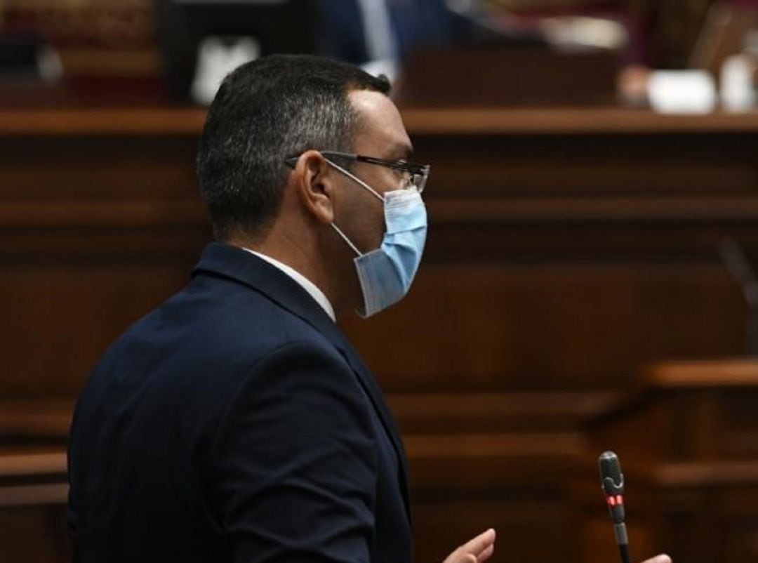 Oswaldo Betancort: “Lanzarote no puede ser una isla de proyectos, tiene que ser una isla de ejecución de obras".