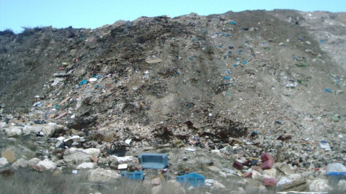 La escombrera de Cuéllar cerrará el 2 de abril