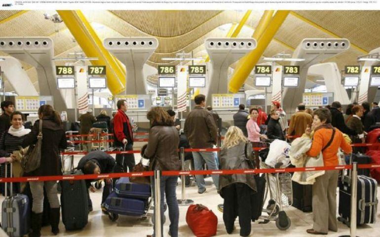 Colas en el aeropuerto Adolfo Suárez Madrid-Barajas