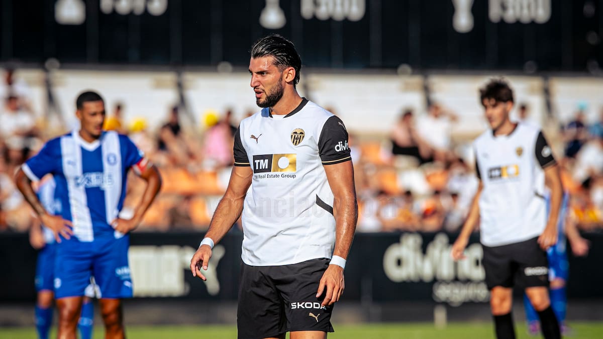 Rafa Mir: sanción económica ejemplar del Valencia CF, Baraja se reúne con él para trasladarle su "enorme decepción" y le comunica que no jugará con el equipo a corto plazo