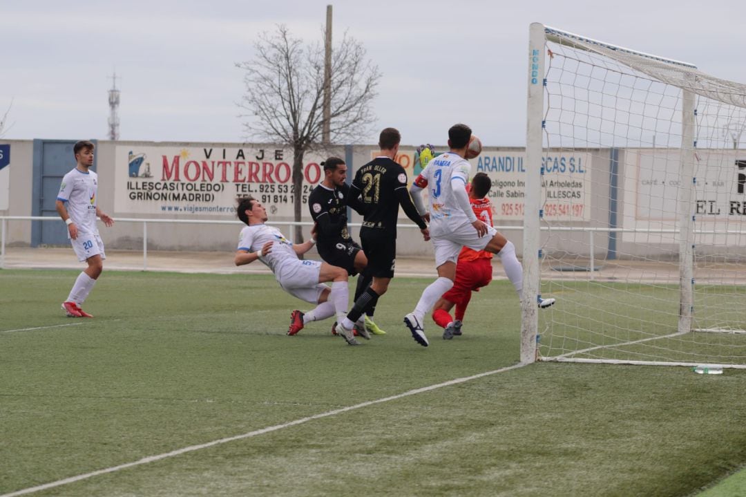 Ocasión de Gabri en la primera mitad del partido