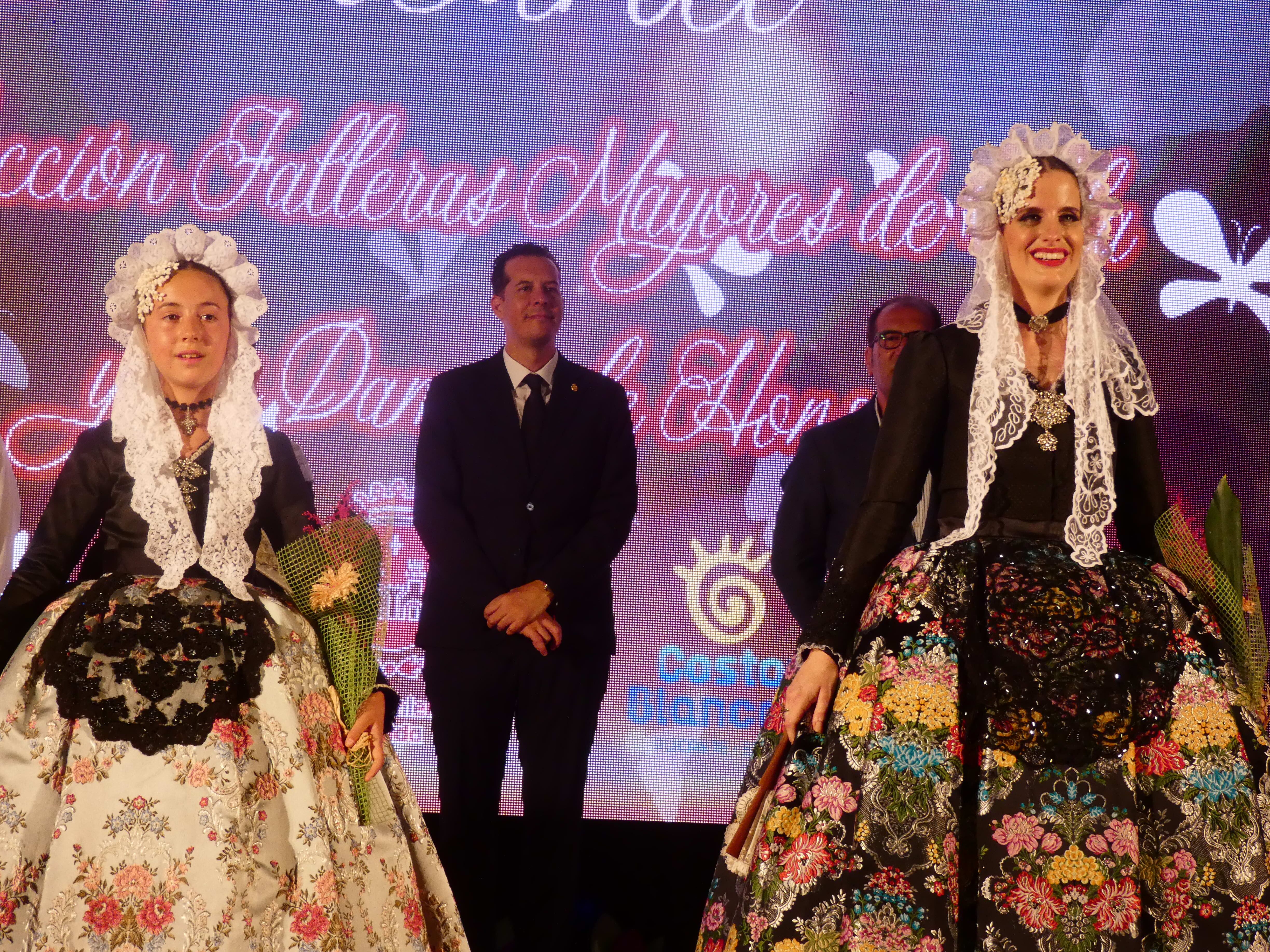 Sonia Esteve, Fallera Mayor de Elda 2023 y Martina Lencina, Fallera Mayor Infantil de Elda 2023