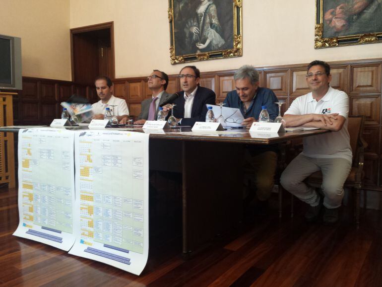 De izquierda a derecha: Ignacio Pinela, Luis Ángel Pérez, Alfonso Polanco, Cándido Abril y Javier Briones.