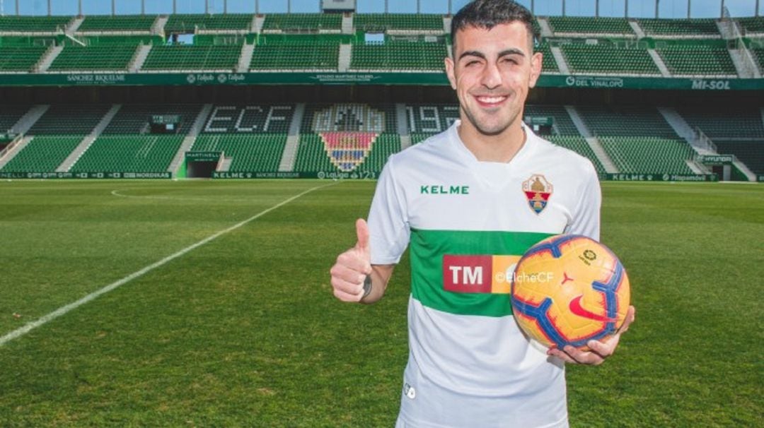 Carlos Castro ha lucido por primera vez la casaca del Elche 