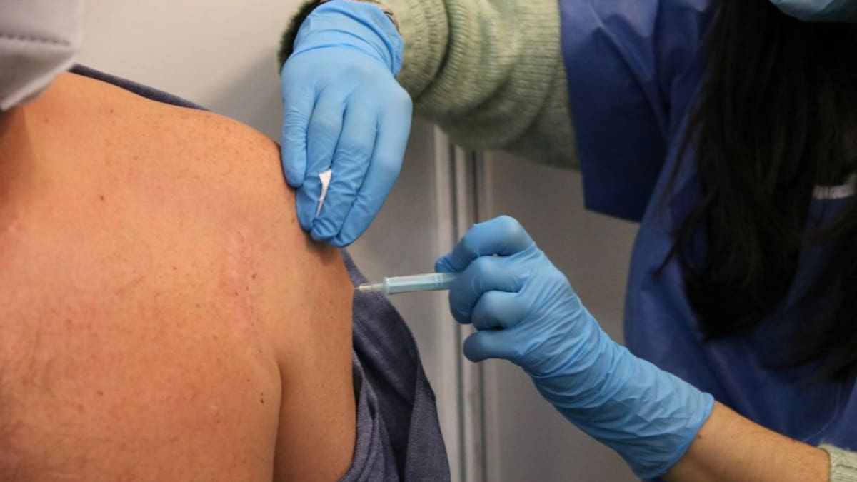 La Generalitat obre les cites per a la dosi de reforç de la vacuna a les persones de 40 a 49 anys