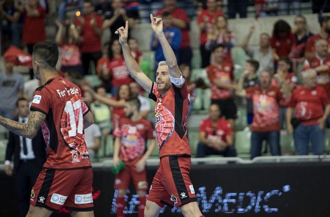 Miguelín celebrando un gol