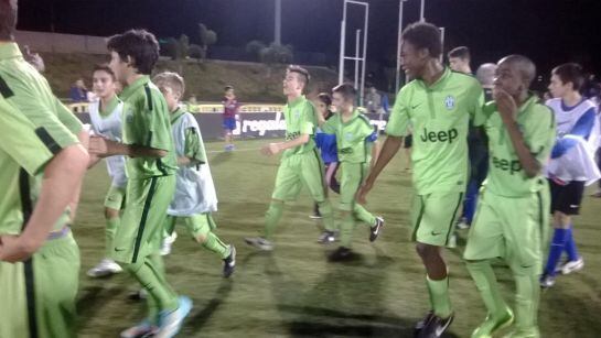 Los jugadores de la Juventus celebran su clasificación a las semifinales del XIX Torneo Internacional La Liga Promises.