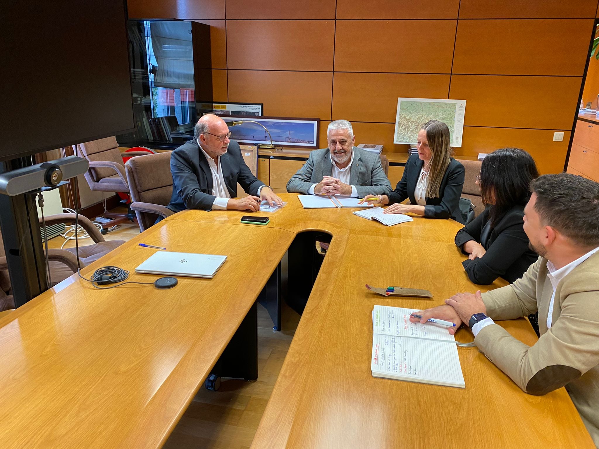 Momento del encuentro en el Ministerio de Transportes.