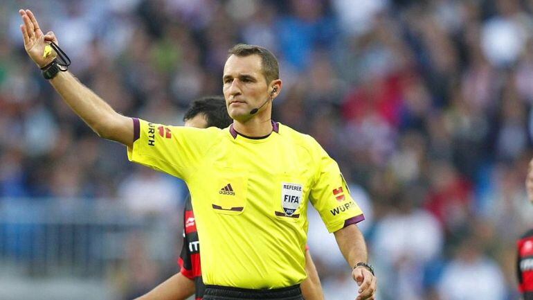 Carlos Clos Gómez, àrbitre que va aturar un partit per insults.