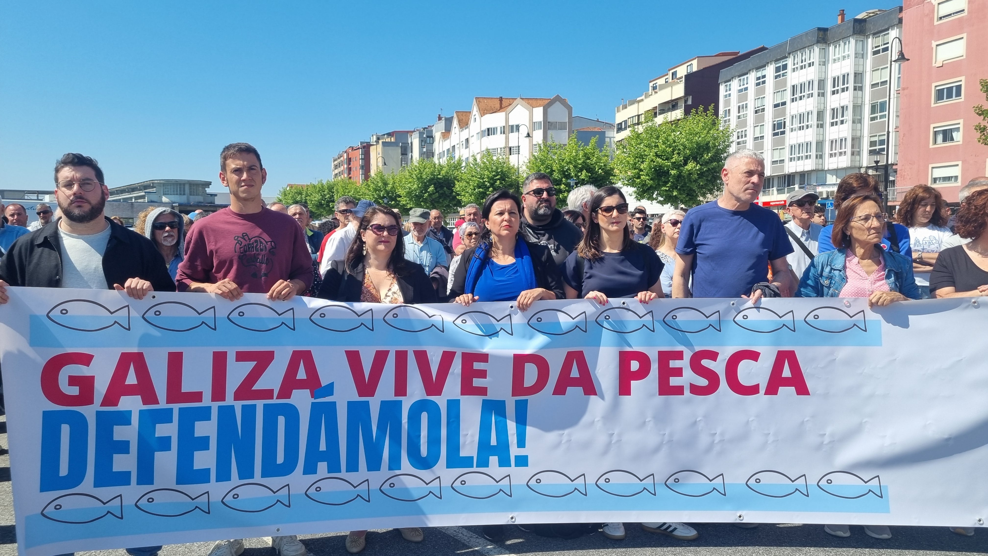 Ana Miranda en la protesta contra la eólica marina en Cangas