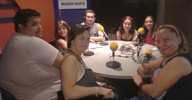 Los jóvenes del consejo de la Infancia y de APAMA