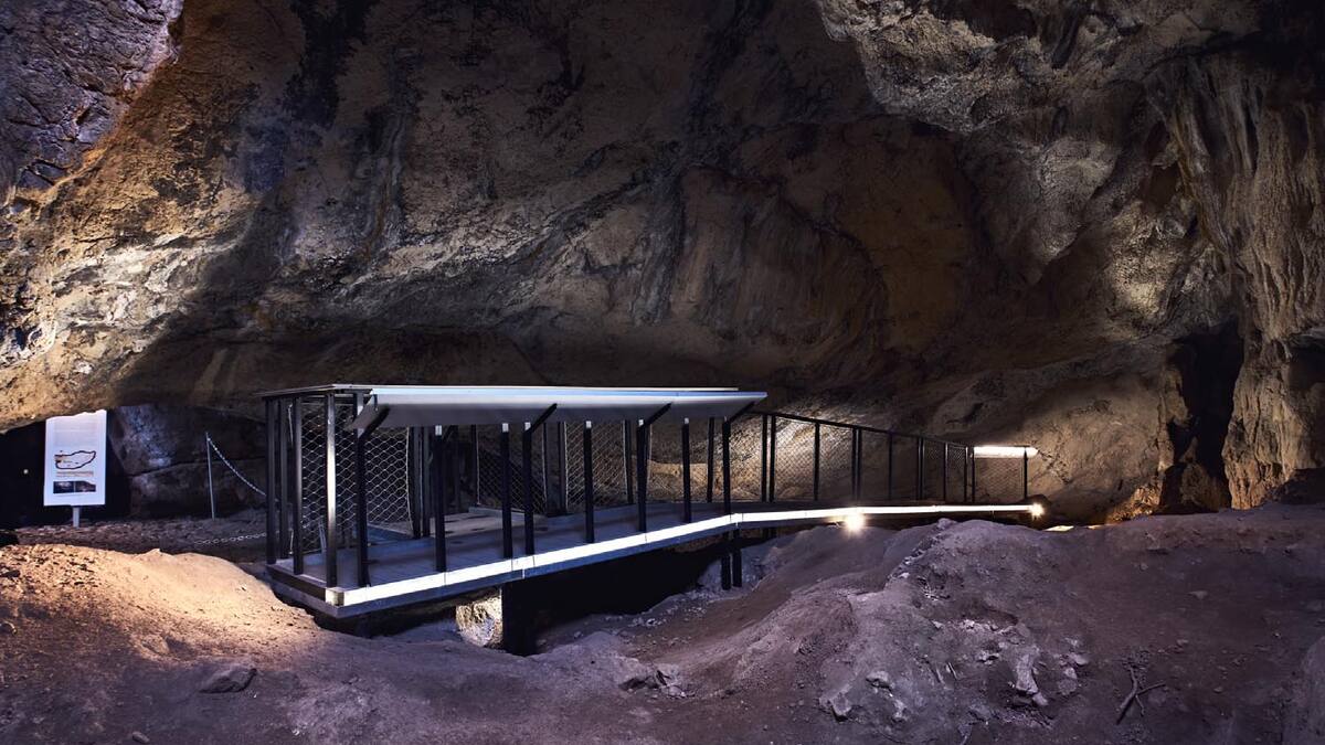 La Cova de l’Or de Beniarrés inaugura una nueva temporada con la apertura del Centro de Interpretación y el yacimiento