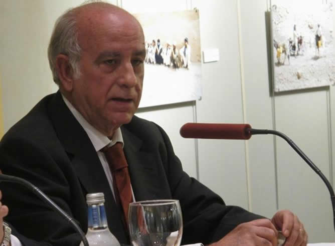 José Luis Langa, durante la rueda de prensa