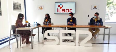 El empleo en la industria. Laura Rodríguez Palafox, Jefe de Planificación, Organización y Servicios de la refinería; Marcos Navarro y Sergio Navarro, empleados procedentes FP Dual