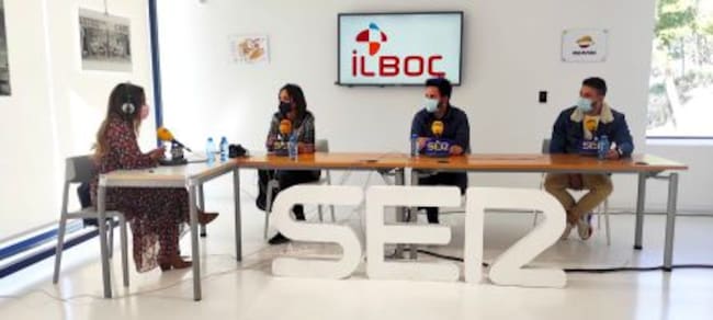 El empleo en la industria. Laura Rodríguez Palafox, Jefe de Planificación, Organización y Servicios de la refinería; Marcos Navarro y Sergio Navarro, empleados procedentes FP Dual