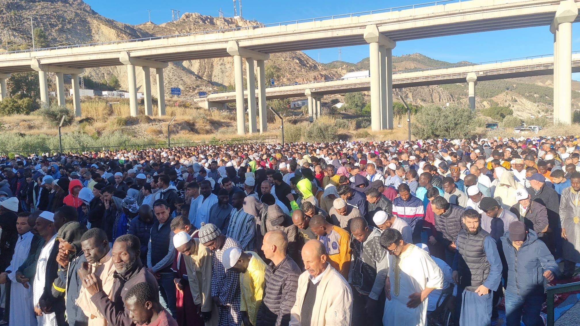 Miles de musulmanes celebran el fin del Ramadán en la mezquita Tawhid de Lorca