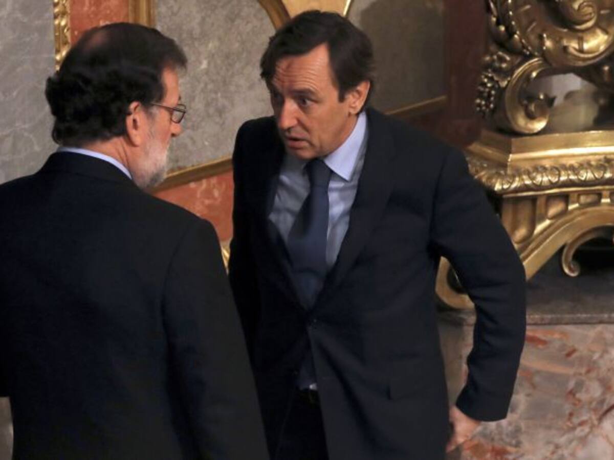 Rajoy almuerza con sus barones para hablar de financiación y fijar una estrategia que frene el ascenso de Ciudadanos