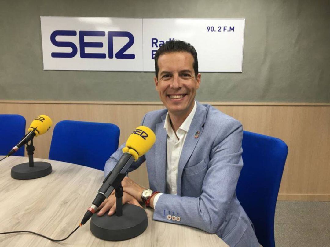 Rubén Alfaro, alcalde de Elda, ha celebrado el apoyo de la Conselleria de Educación a los centros educativos de la ciudad