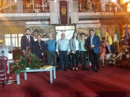 Familiares de los integrantes de la primera legislatura, fueron los encargados de recoger los reconocimientos