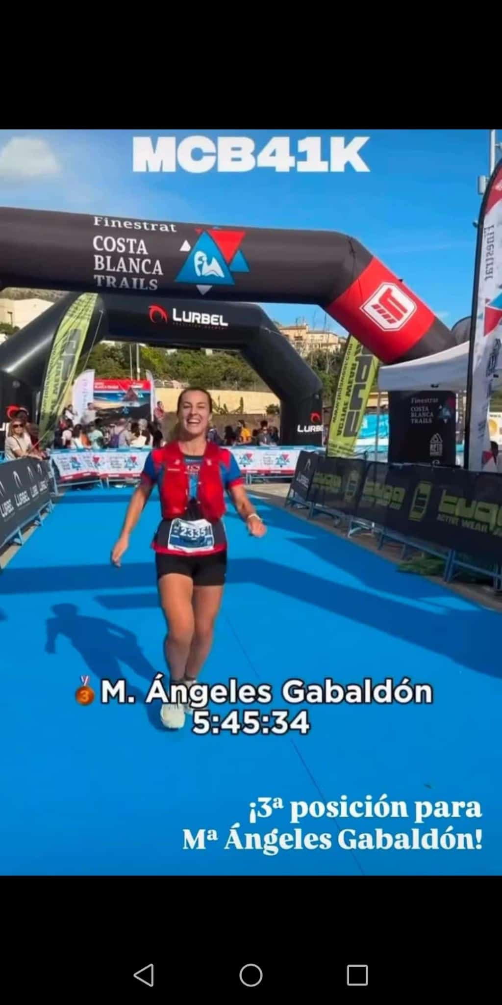 Mari Angeles Gabaldón en la llegada a meta