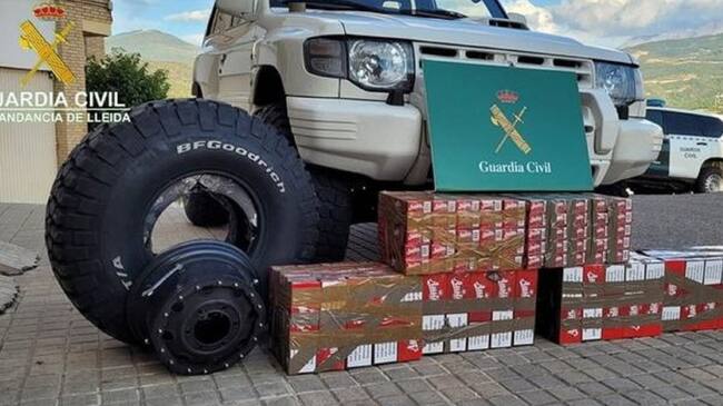 La Guàrdia Civil enxampa un andorrà amb 1.500 paquets de tabac a les rode