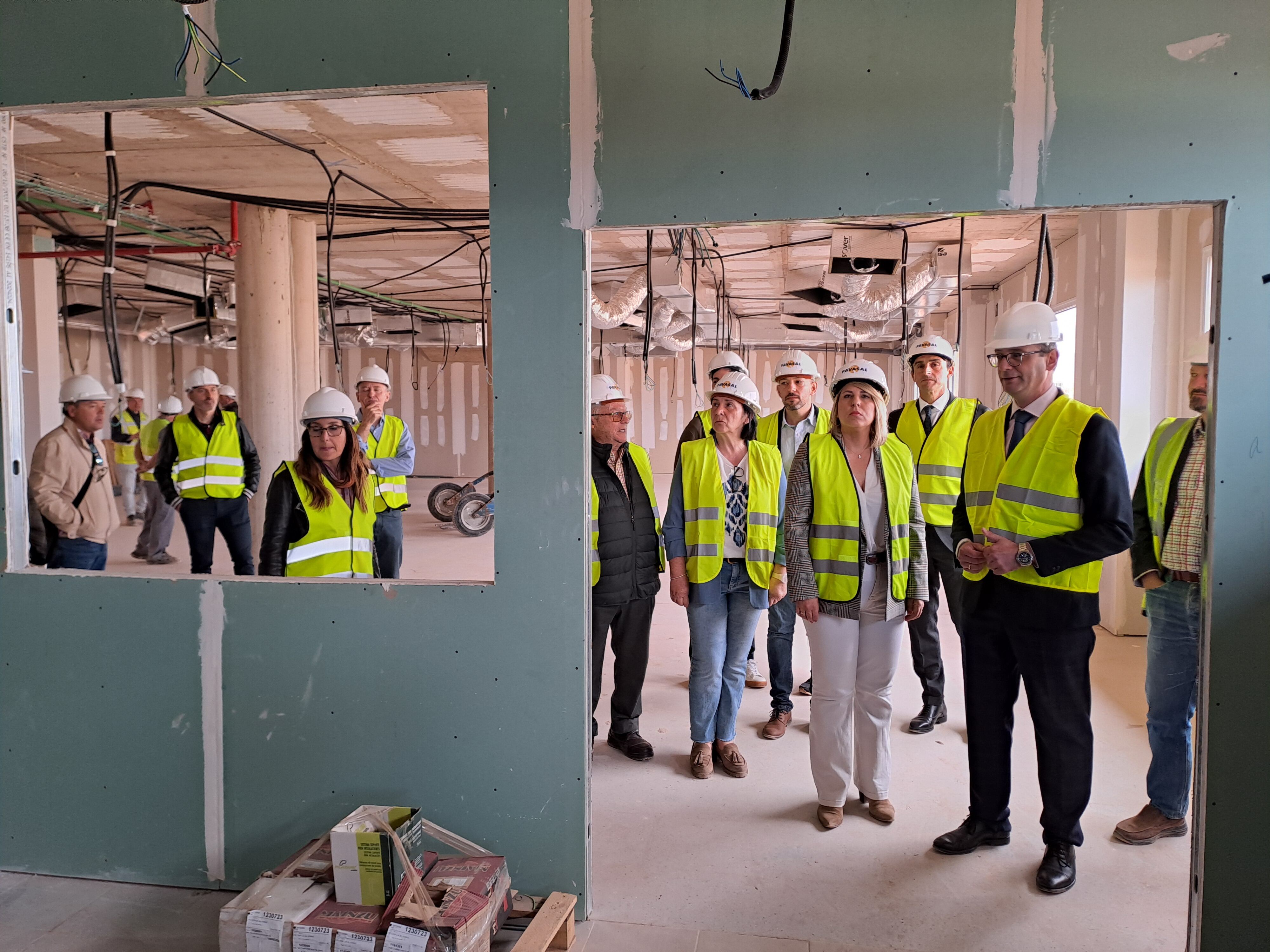 Víctor Marín, consejero de Educación, visita las obras del nuevo CEIP La Aljorra.