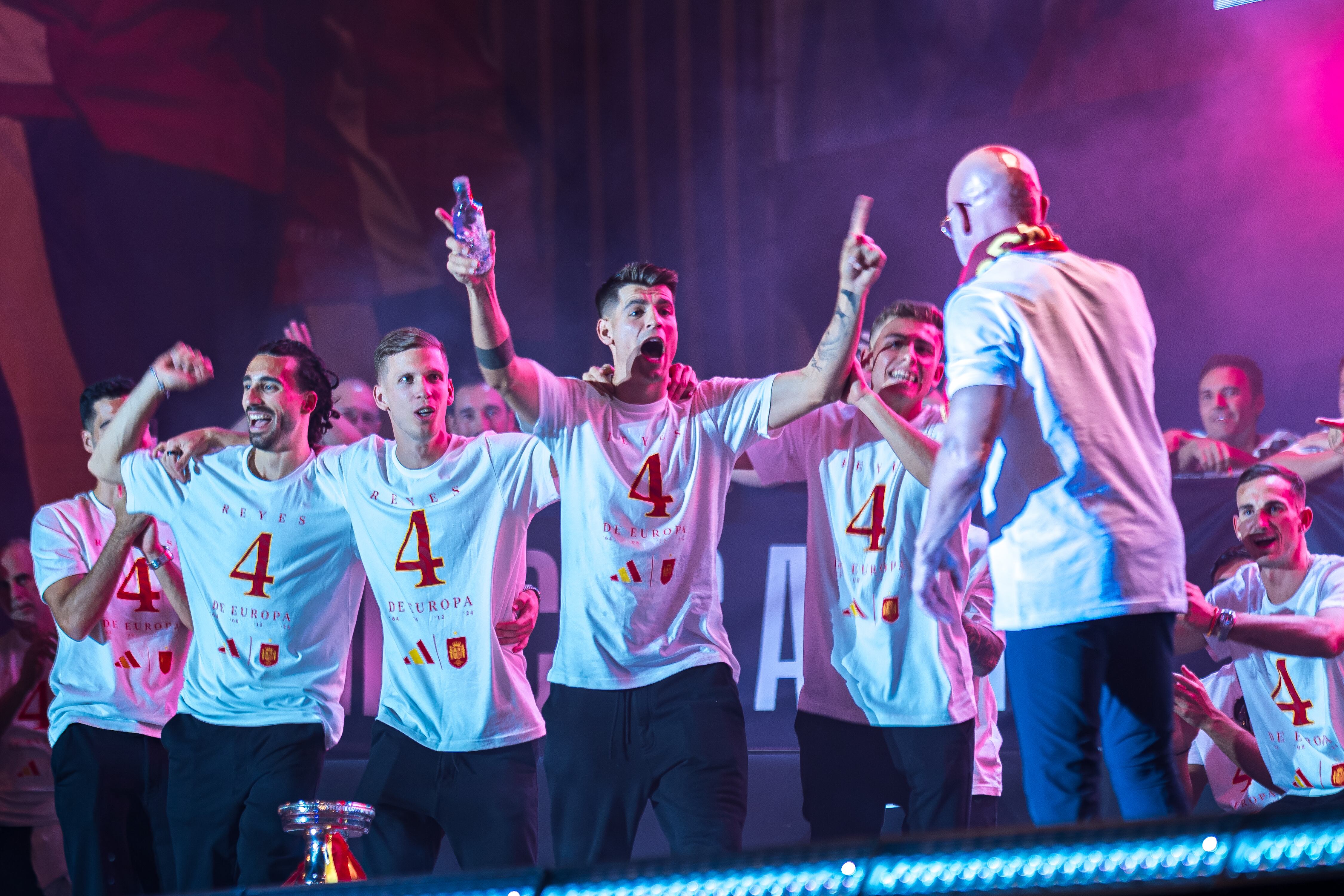 Los jugadores de la Selección española celebran la cuarta Eurocopa en Cibeles