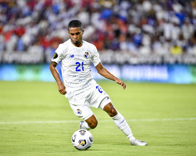 César Yanis con la selección panameña