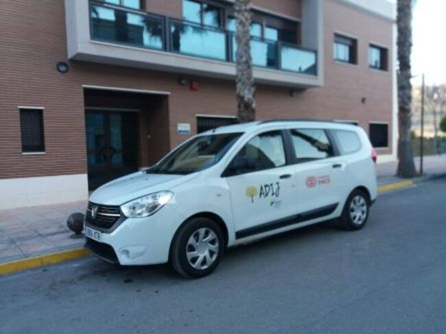 Vehículo adquirido por ADIJ Jódar, en colaboración con la Fundación ONCE
