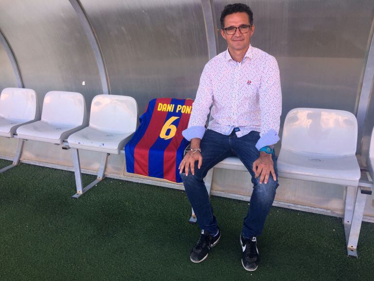 Dani Ponz configuró una plantilla con muchas dificultades por el pasado del Eldense