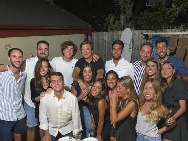 Jóvenes españoles (varios de ellos naturales de Alicante) en Australia. Entre ellos, Rafa, Fernando, Andrea, Gerardo y Alejandro, a la izquierda de la imagen