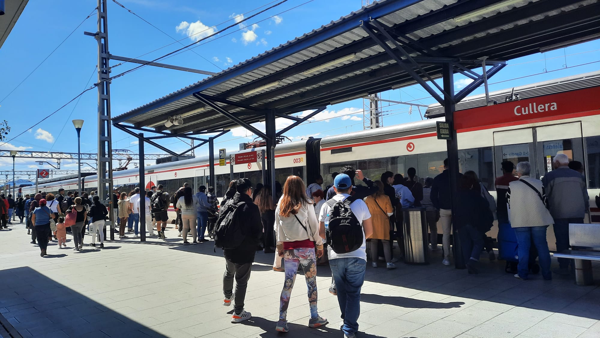 Una avería en la Línea C-1 de Cercanías interrumpe la circulación de trenes ente Silla y Cullera