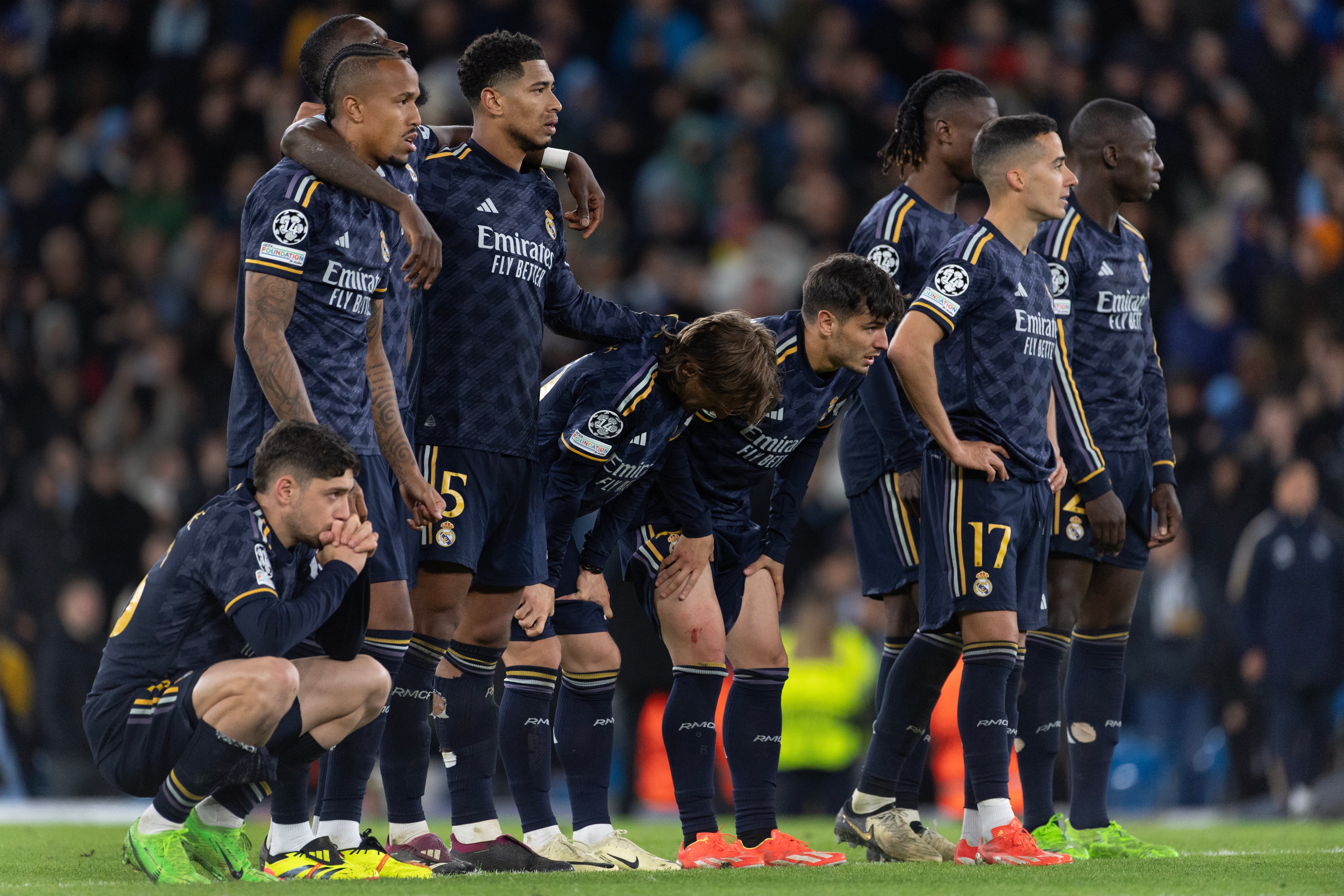 Los jugadores del Real Madrid, durante la tanda de penaltis frente al Manchester City de 2024