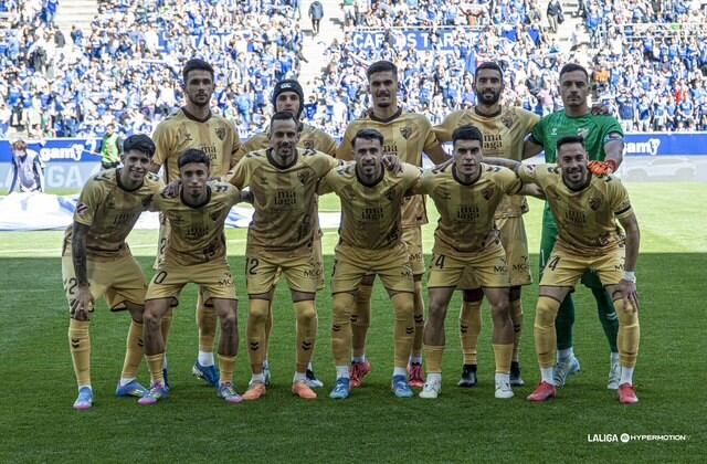El equipo titular del Málaga que se enfrentó al Oviedo en el estadio Carlos Tartiere