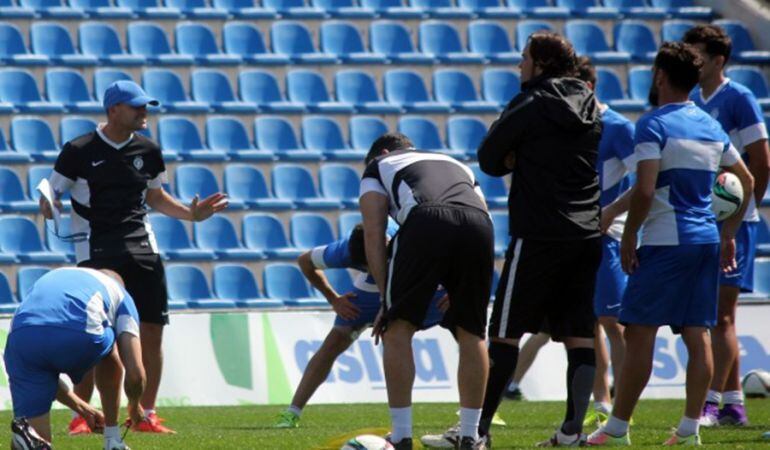 Mir da instrucciones durante el entrenamiento