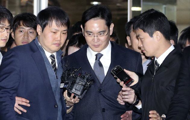 Lee Jae-yong después de una audiencia en Seúl.