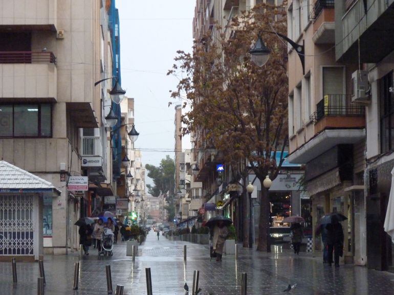 Calles del centro de Elda sin alumbrado navideño 