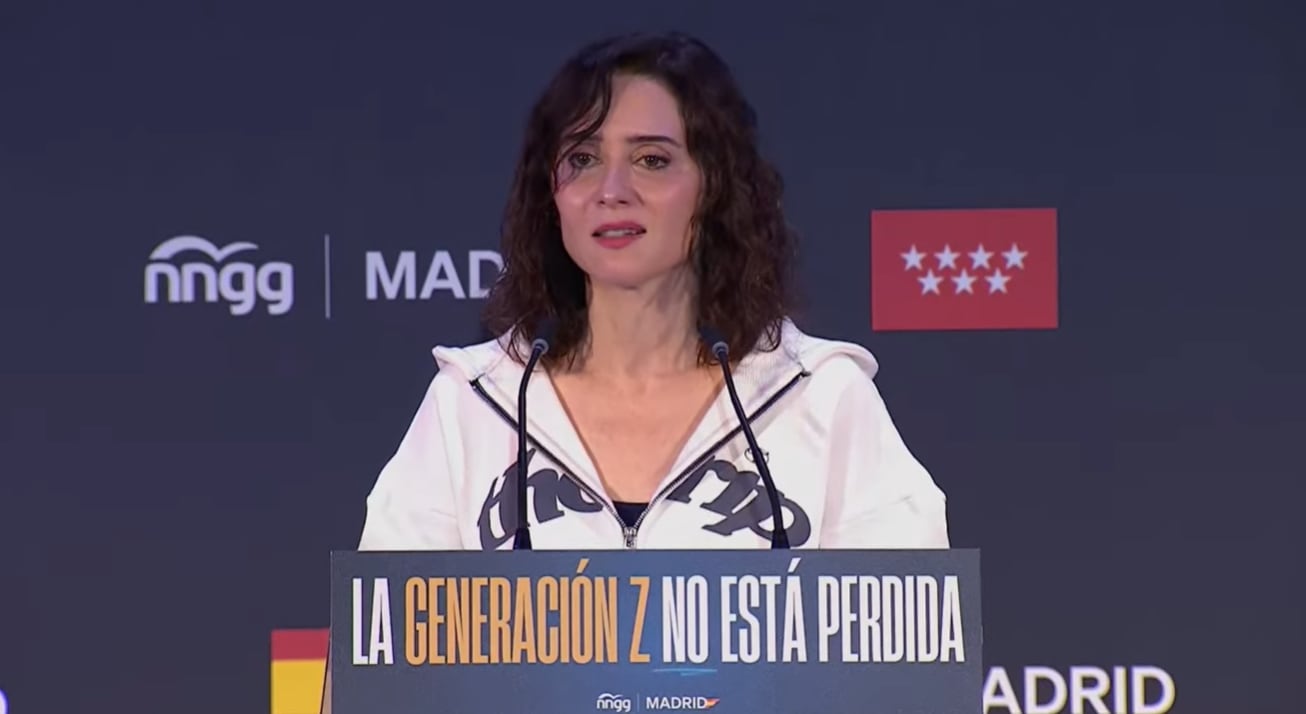 La presidenta de la Comunidad de Madrid, Isabel Díaz Ayuso, interviene en el acto de clausura de la III Academia de la Juventud Madrileña
