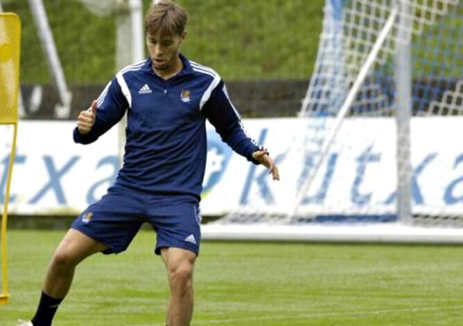 Sergio Canales, en una acción de la sesión matinal en Zubieta.
