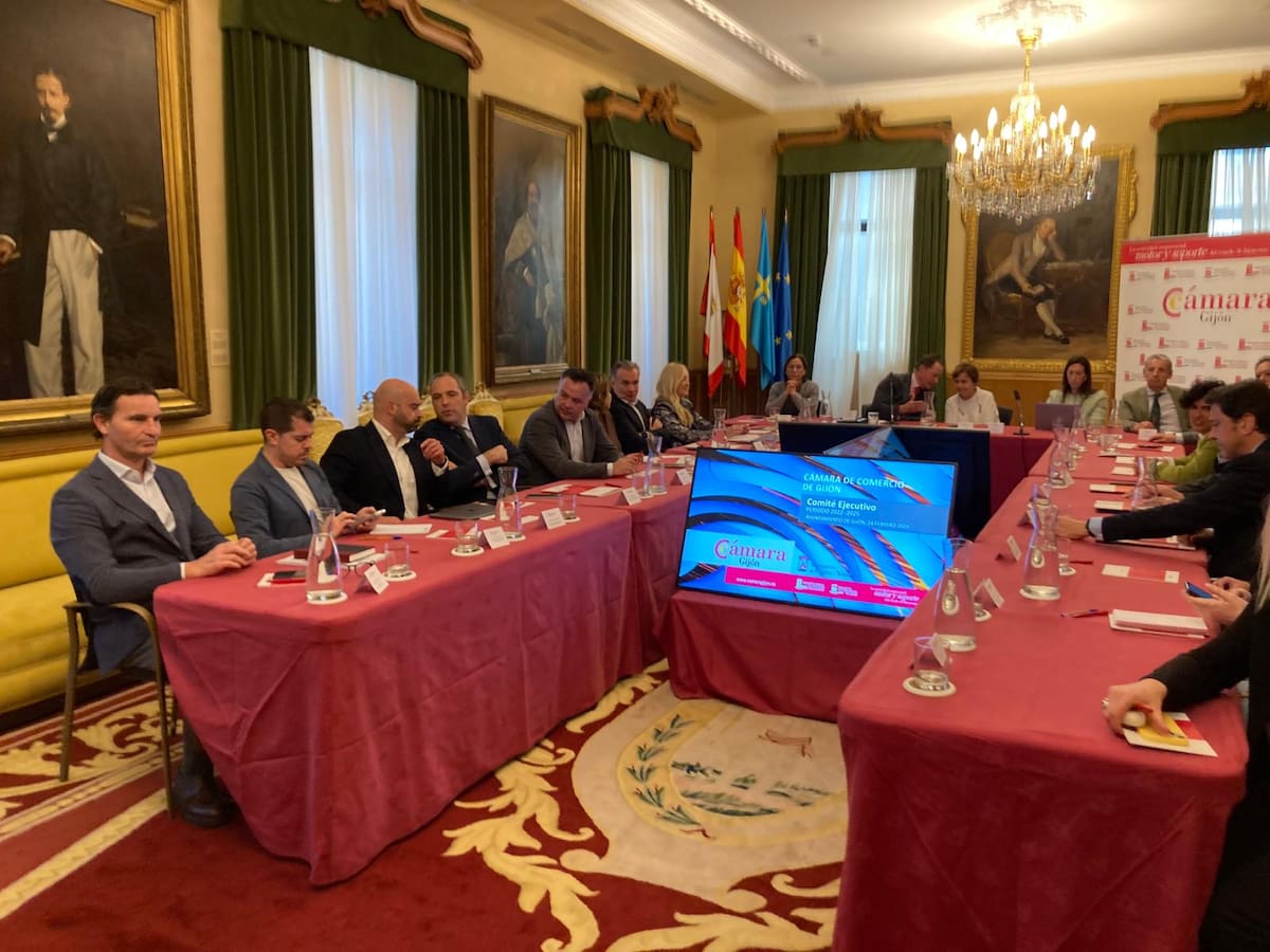 La Cámara de Comercio de Gijón pide al Ayuntamiento actualizar las aportaciones económicas para ferias